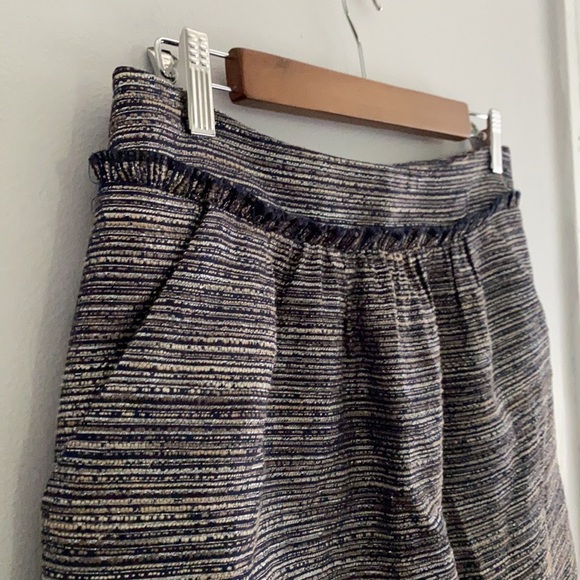 Gap women’s metallic textured skirt with pockets - Picture 4 of 11